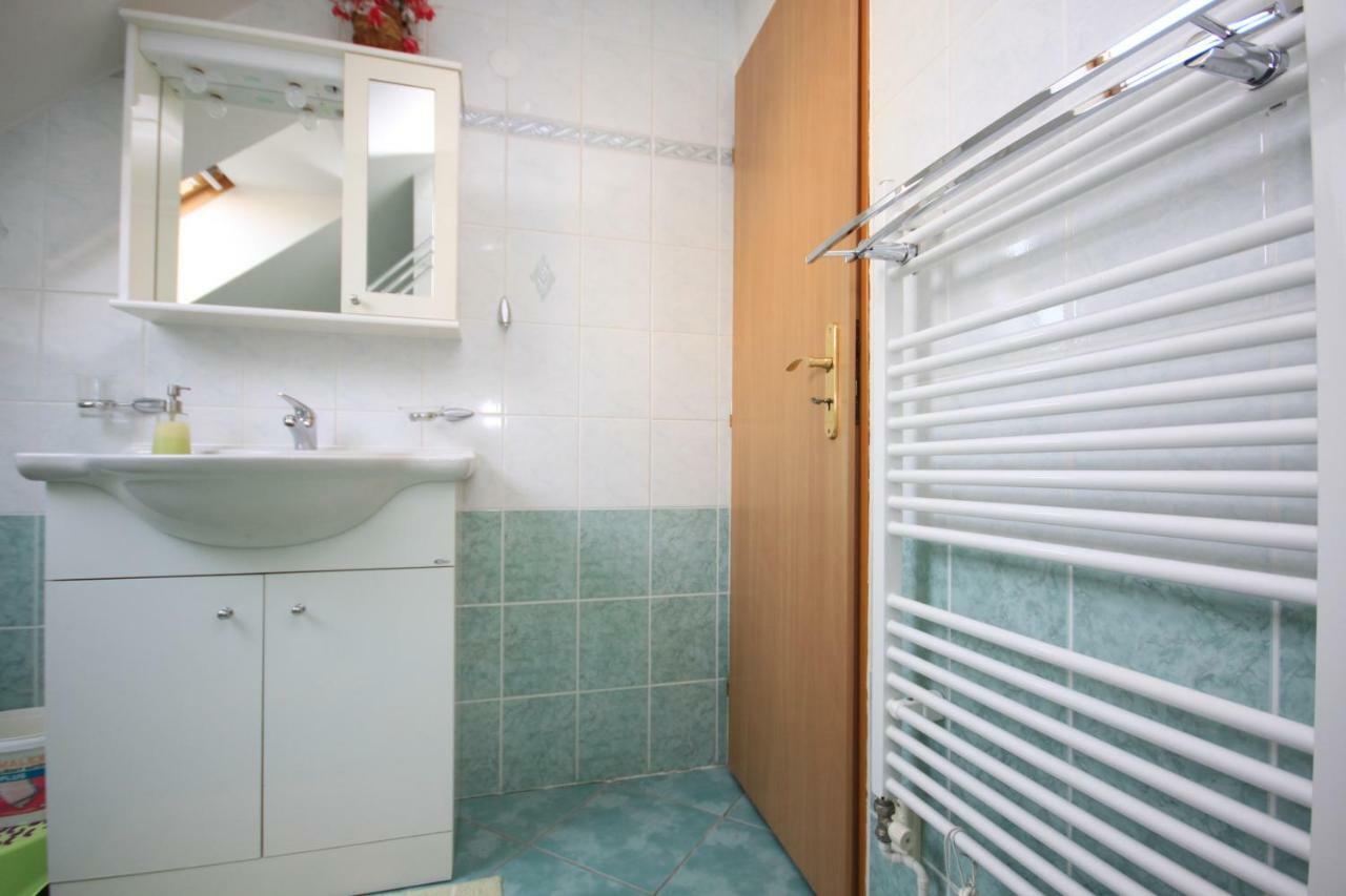 Apartman Pod Cernou Horou Daire Rožnov pod Radhoštěm Dış mekan fotoğraf