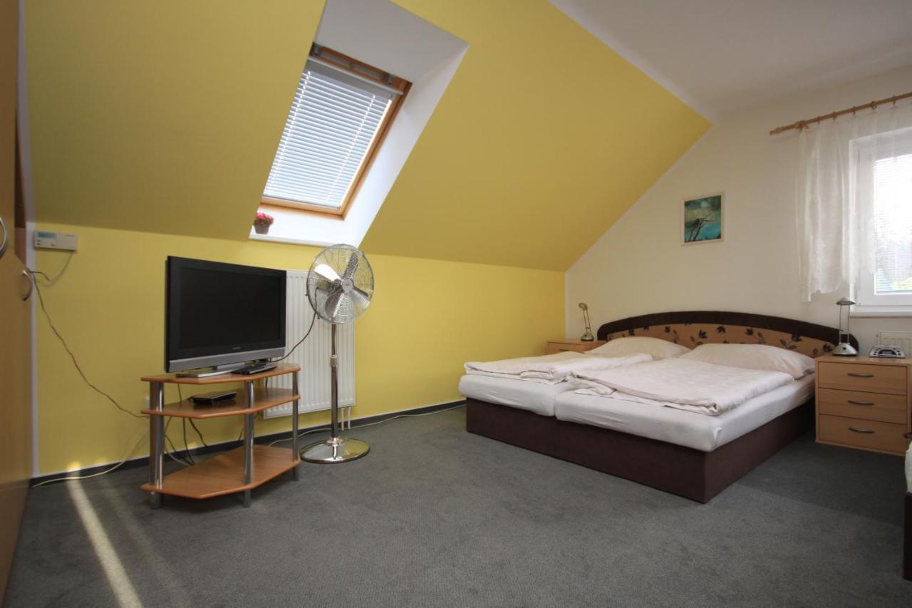 Apartman Pod Cernou Horou Rožnov pod Radhoštěm Dış mekan fotoğraf